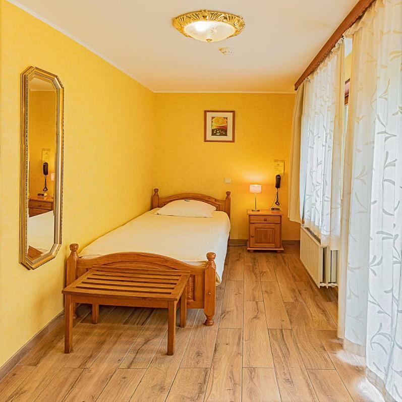 Hostellerie Val Fleuri Mersch Exterior photo